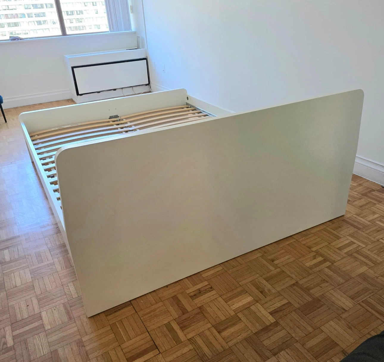 QUEEN Size White Platform Bed Frame with Slats - photo 3