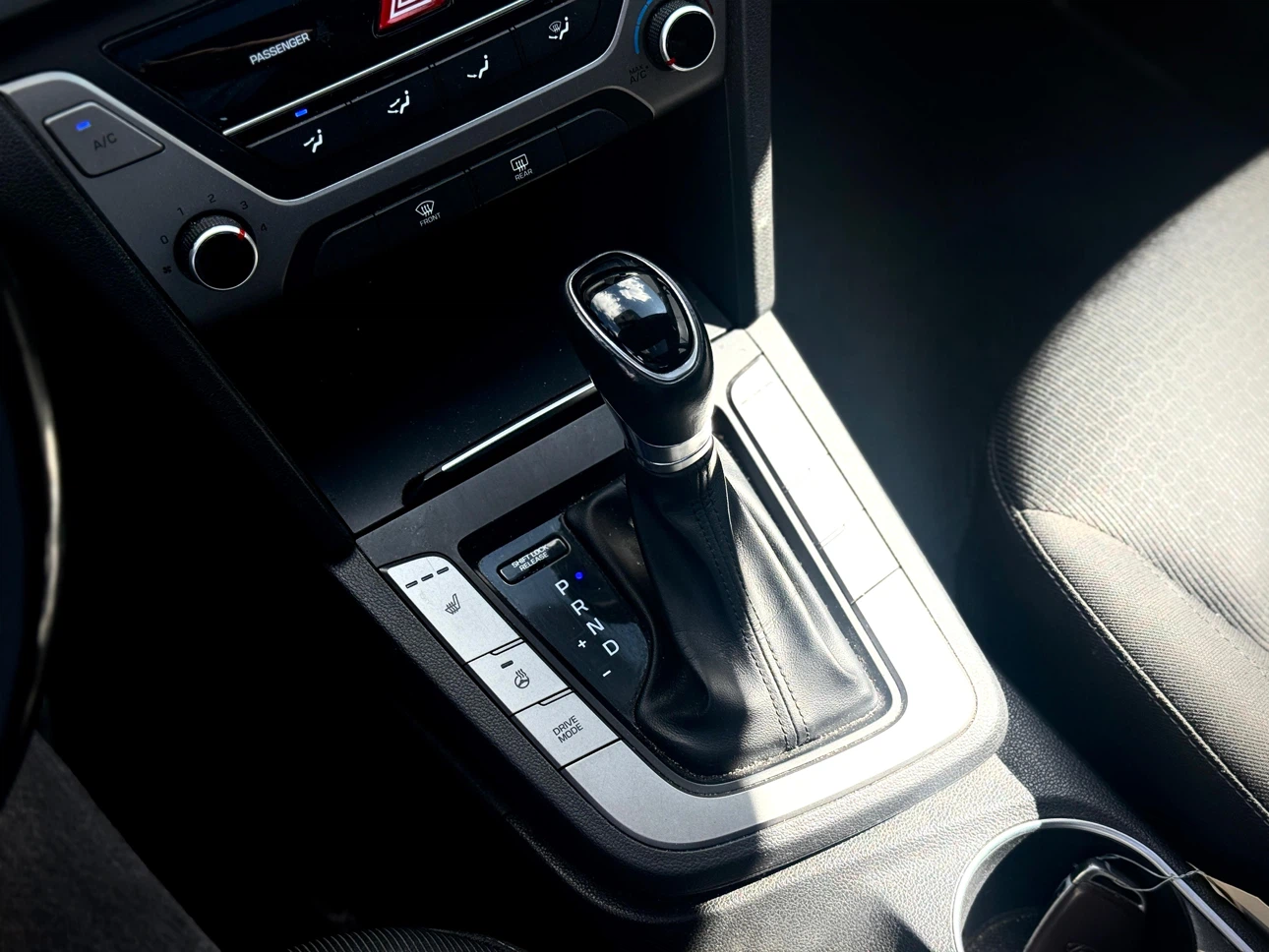 2018 Hyundai Elantra GL se - photo 4