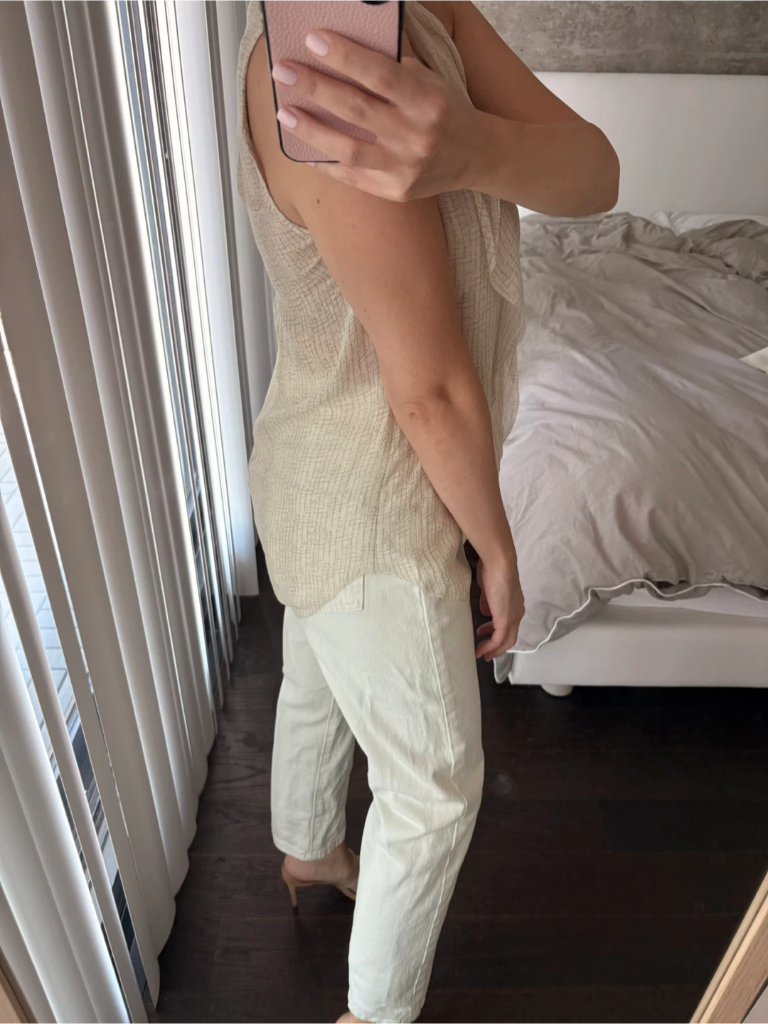 Aritzia Babaton 100% SILK Beige Sleeveless Ruffle V-Neck Top - photo 3