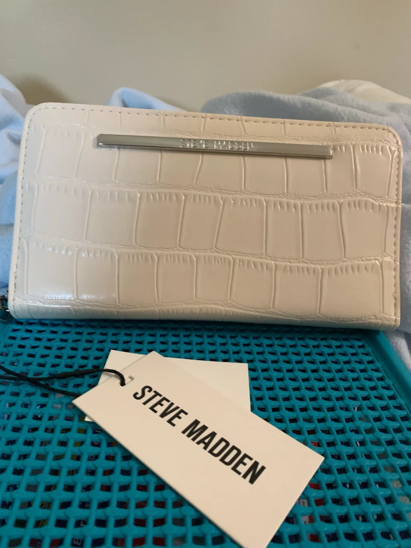 Steve Madden Women's Wallet - White Crocodile Embossed