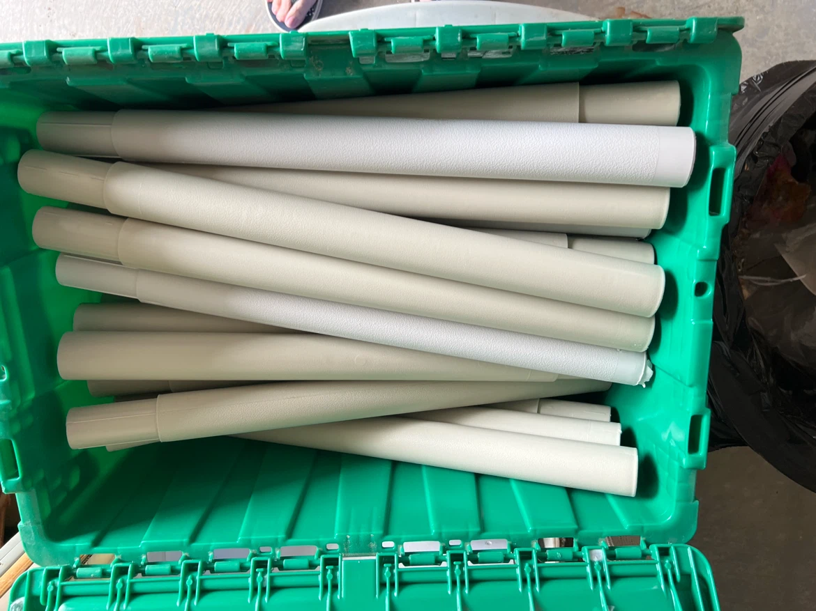 Bundle of pipe legs and connectors