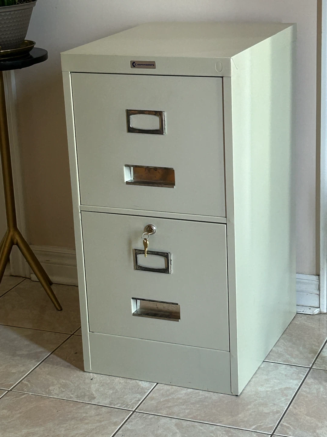 Commodore 2-Drawer Filing Cabinet with Keys