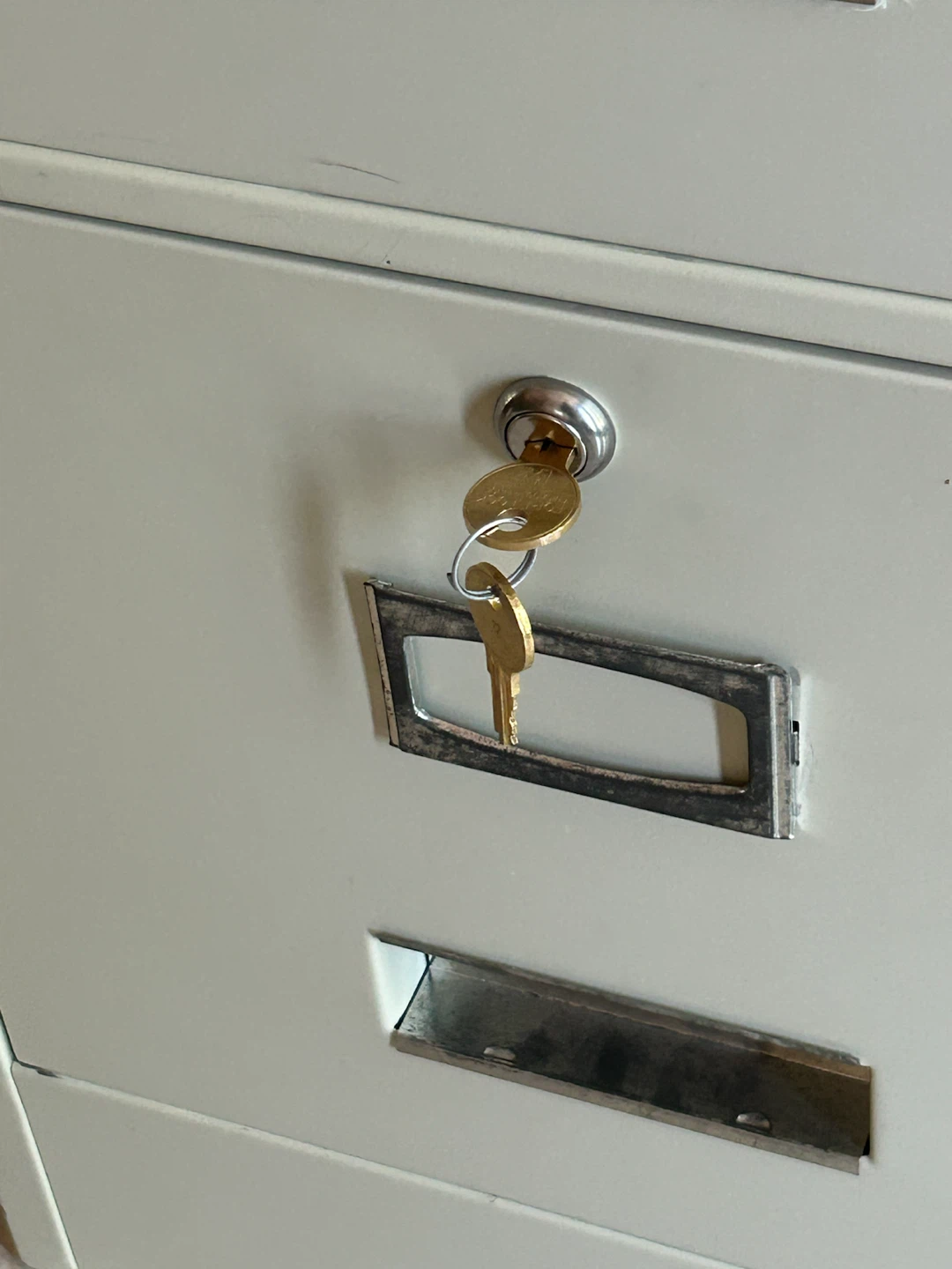 Commodore 2-Drawer Filing Cabinet with Keys - photo 2