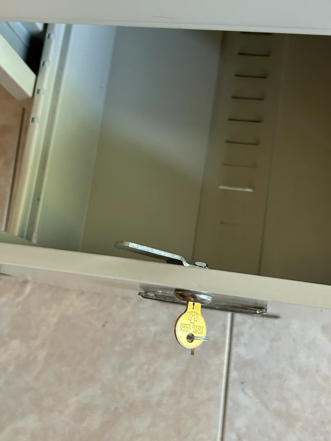 Commodore 2-Drawer Filing Cabinet with Keys - photo 5