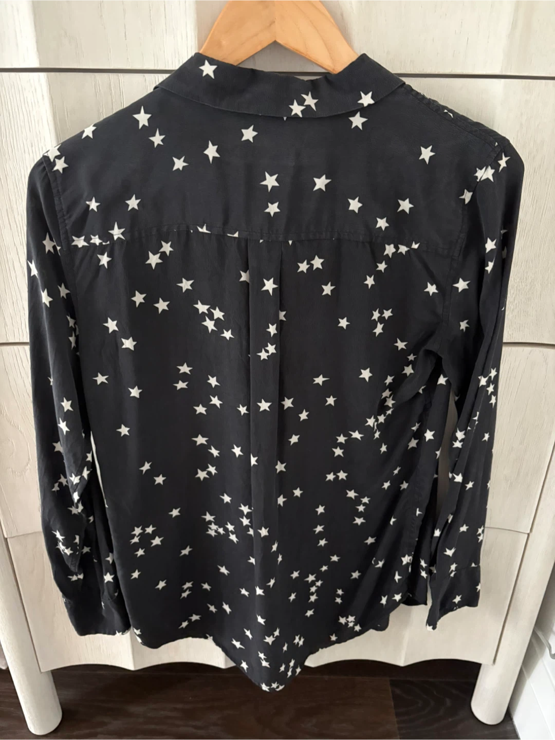 EQUIPMENT FEMME Black Star Print Silk Button-Up Shirt - photo 3