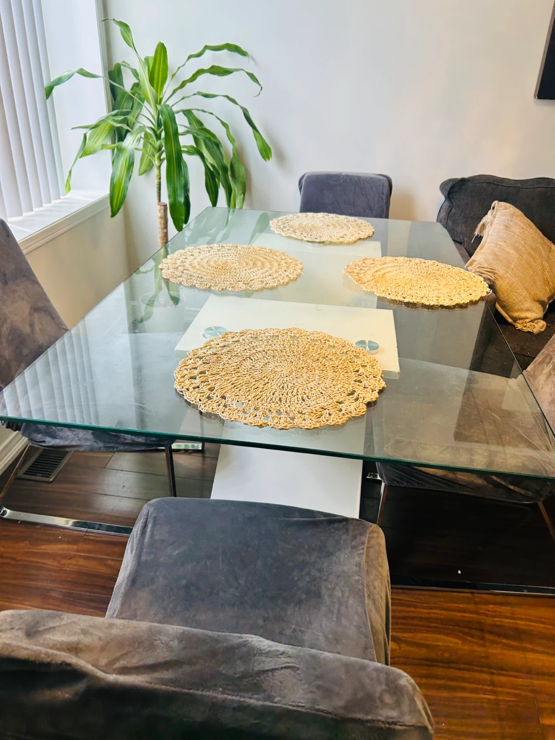 Round Woven Placemats (Set of 4)