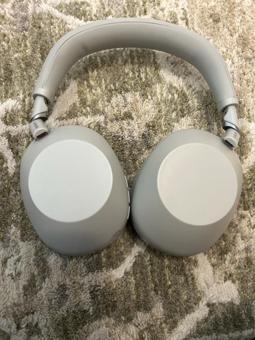 Sony WH-1000XM4 Wireless Noise Cancelling Headphones - Silver - photo 2