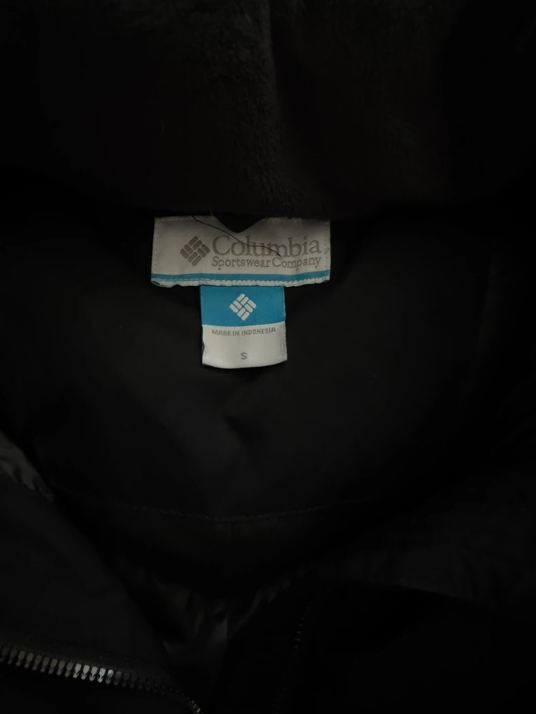 Columbia Women's Black Hooded Puffer Jacket - Size Small - photo 2
