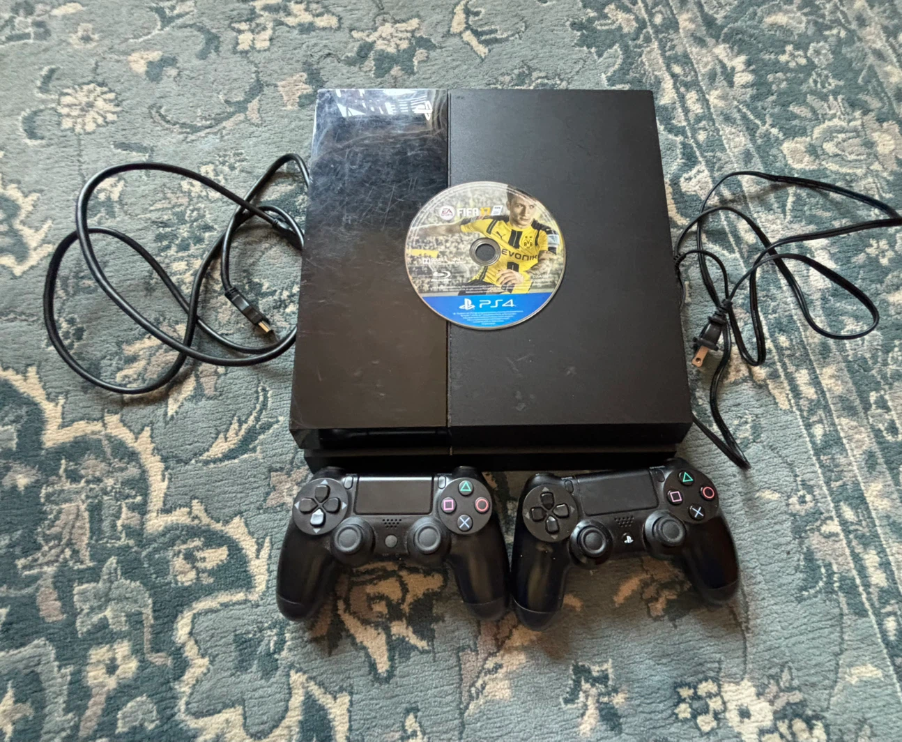 Sony PlayStation 4 (PS4) with 2 Controllers and FIFA 17