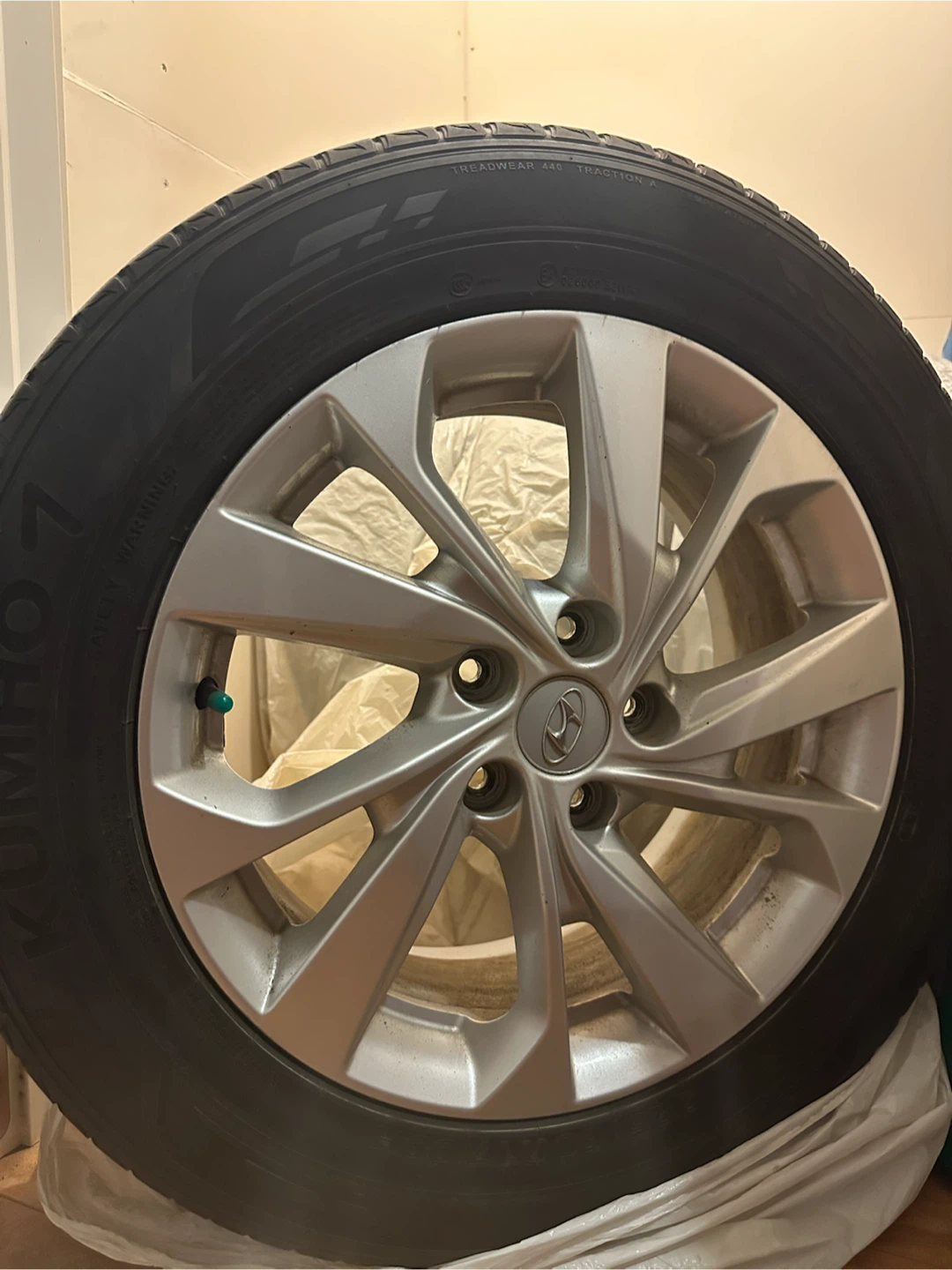 Summer Tires + Hyundai Rims - photo 3