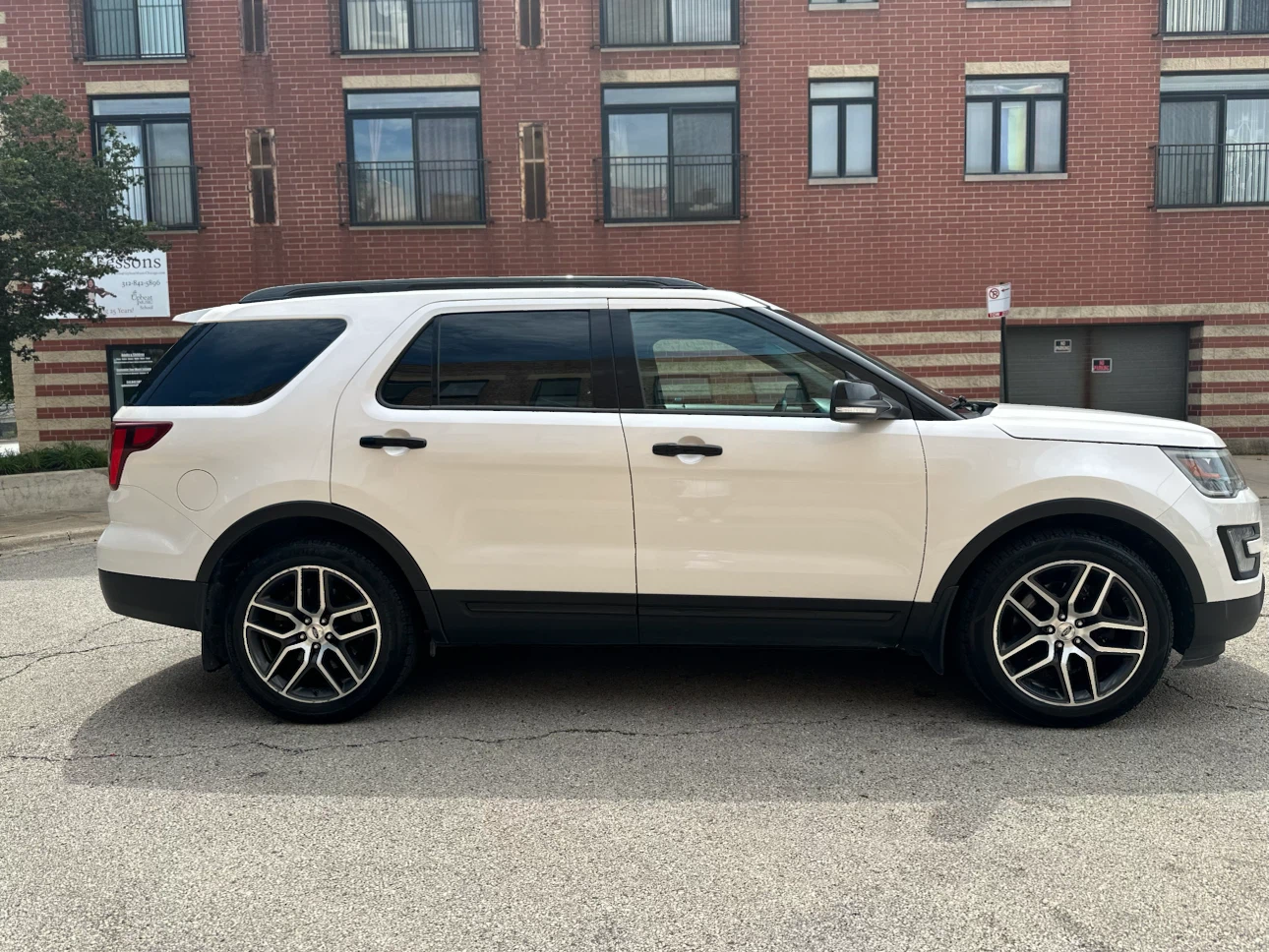 2016 Ford Explorer Sport - photo 2