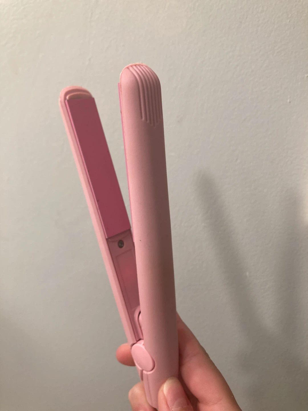 MOVING SALE : Pink Mini Hair Straightener
