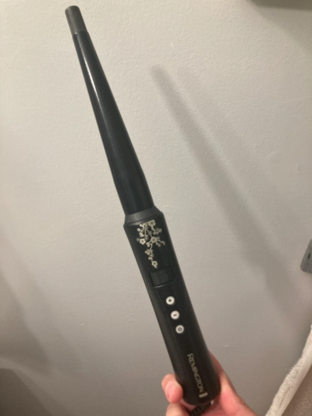 MOVING SALE Remington Curling Wand