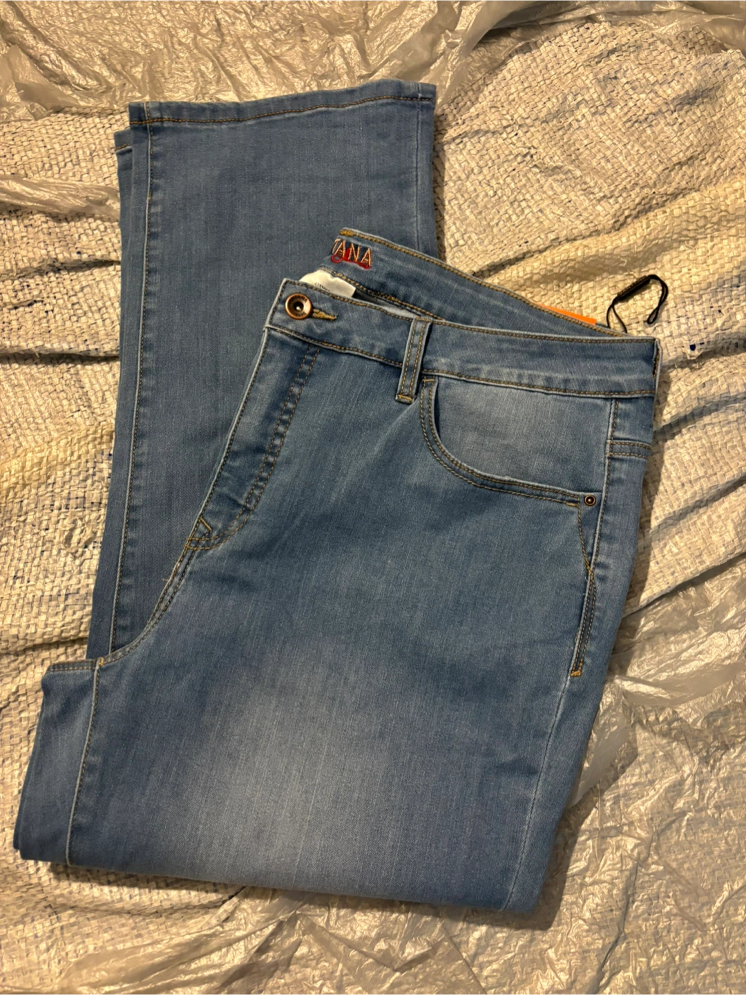 Santana Jeans Women's Mid Rise Straight Leg Capri Jeans Size 16