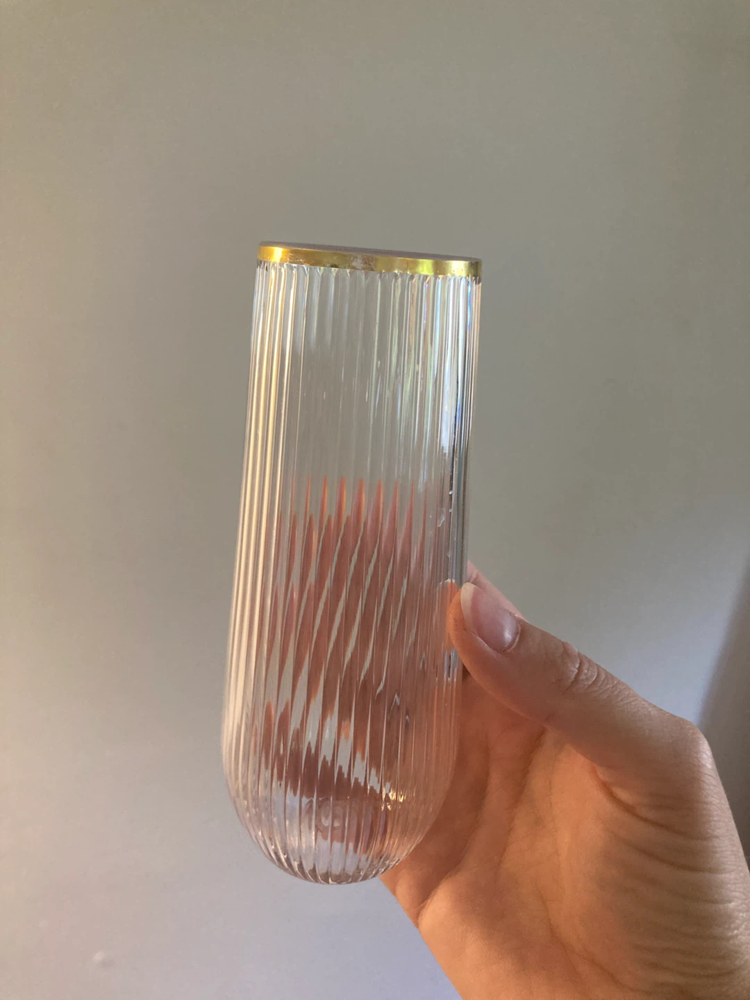 MOVING SALE : 35 Elegant Plastic Flutes with Gold Rim - photo 3