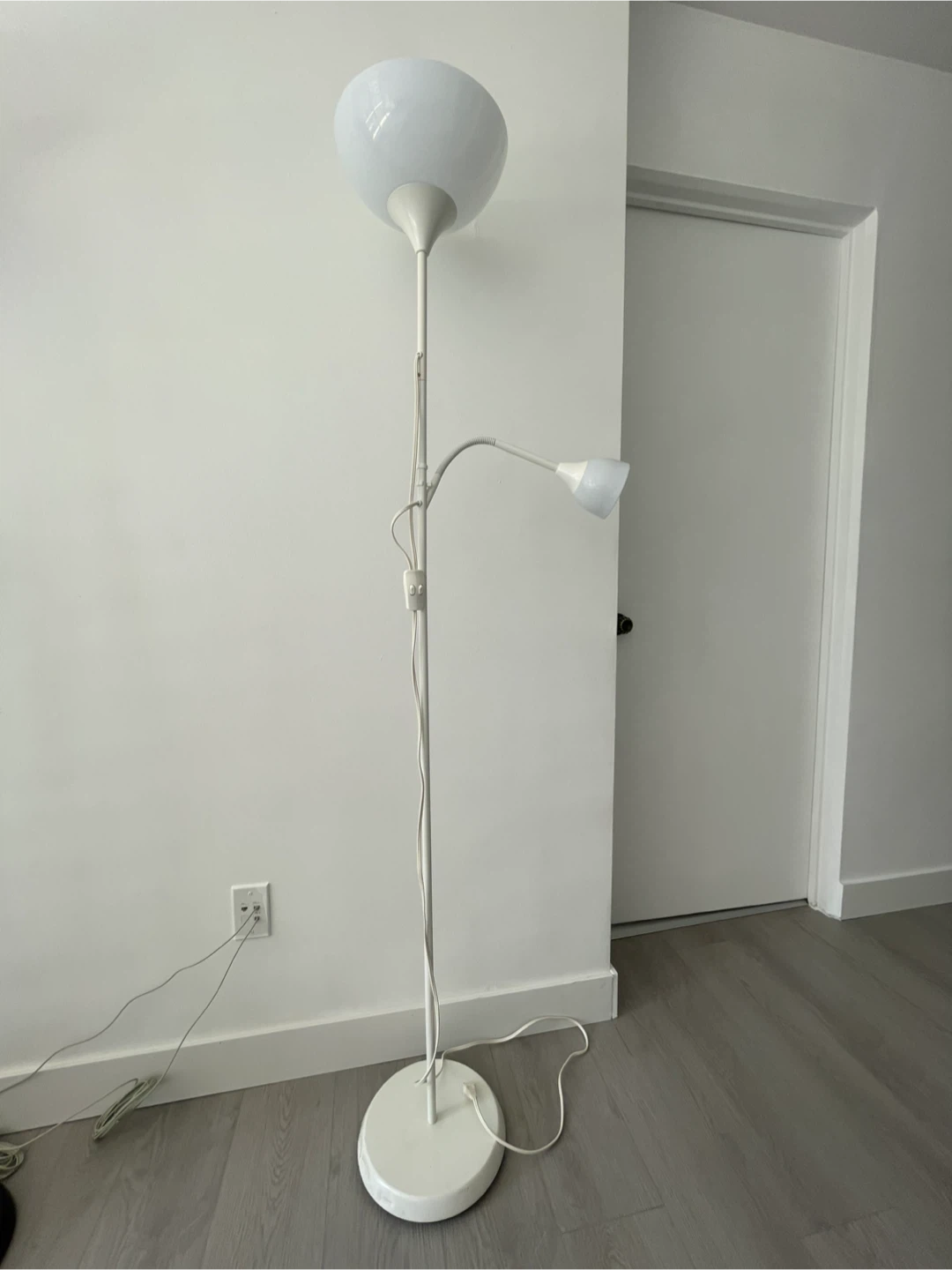 White Floor Lamp with Light - photo 2
