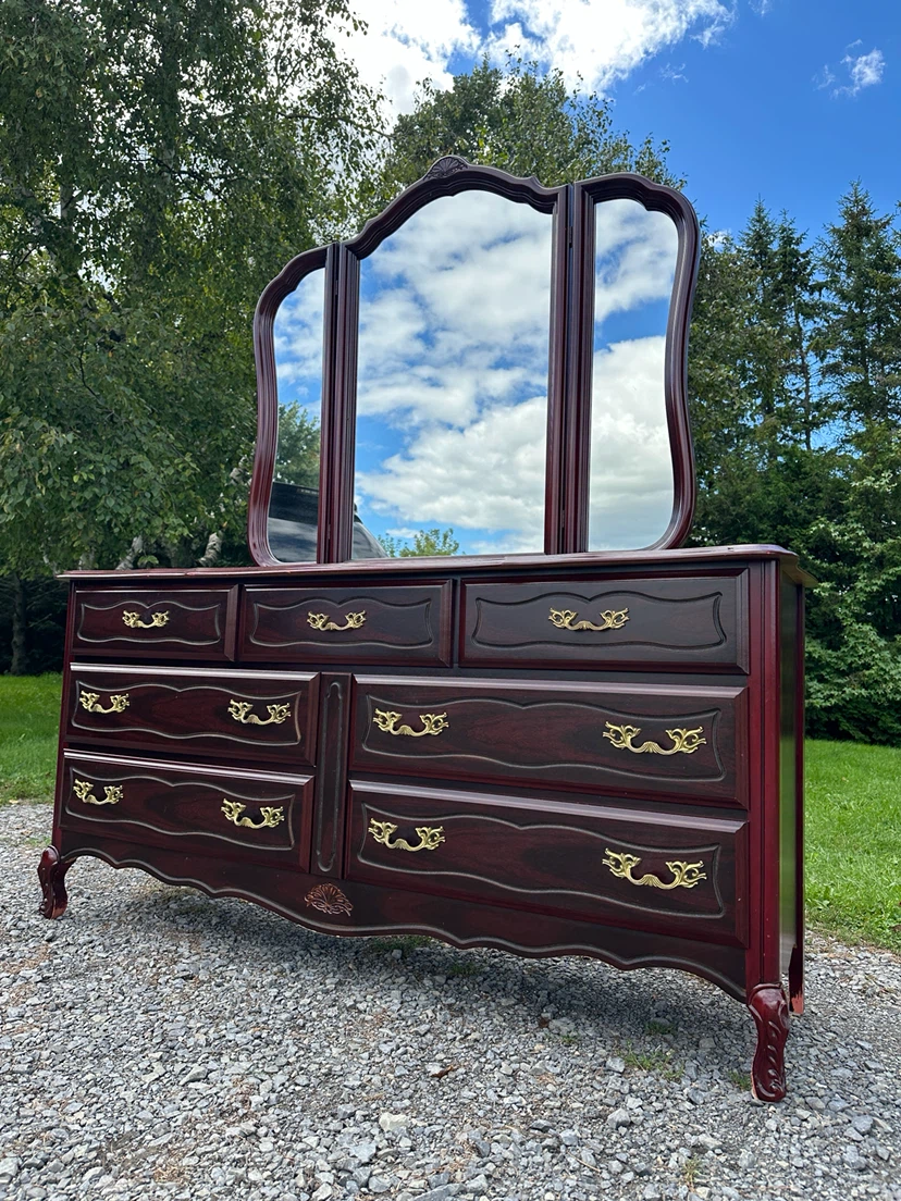 Vintage A.P French Provincial Dresser  CAN DELIVER) - photo 3