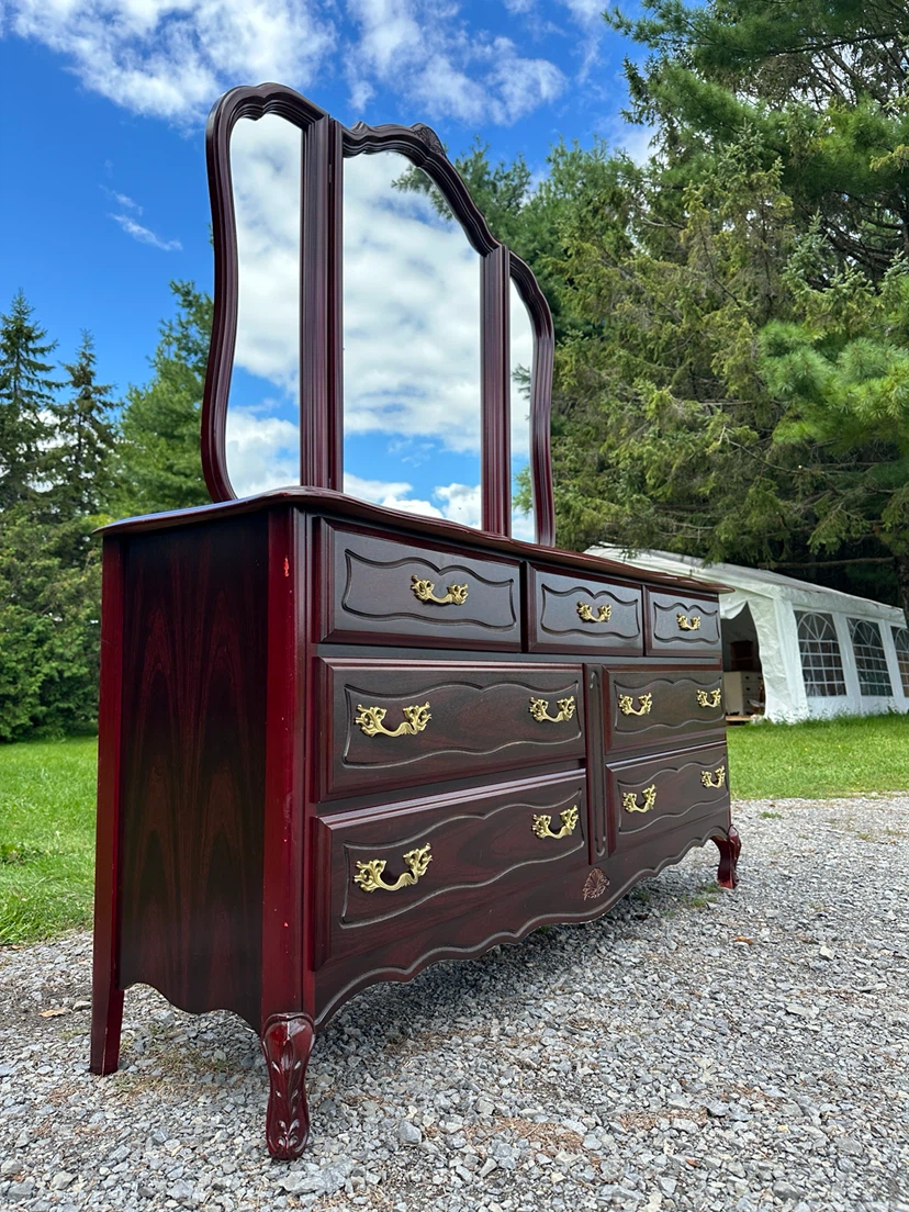 Vintage A.P French Provincial Dresser  CAN DELIVER) - photo 4