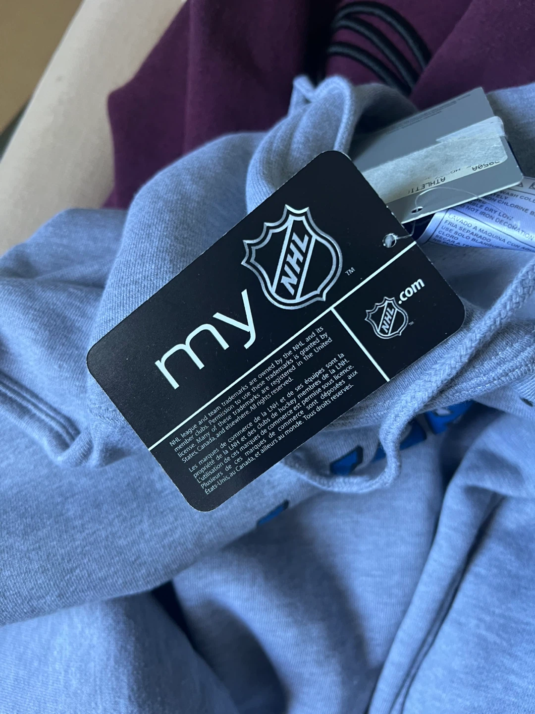 BNWT Tampa Bay Lightning Hockey Hoodie size large - photo 2