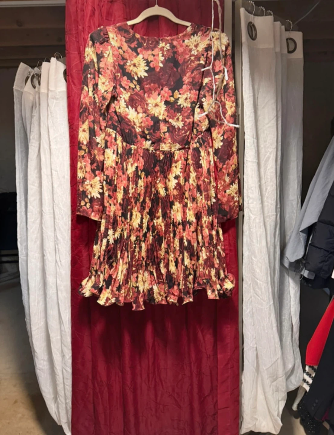 Taylor Floral Pleated Midi Dress - photo 2