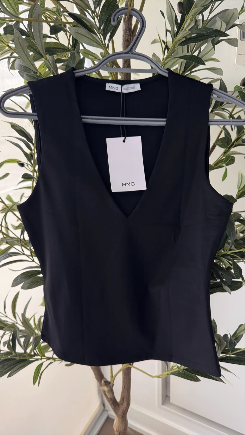 MNG Black Sleeveless V-Neck Top - photo 3