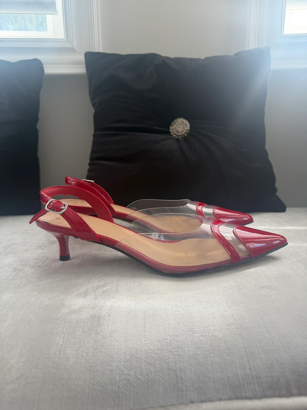 Red Heart Clear Slingback Heels Size 8 - photo 3