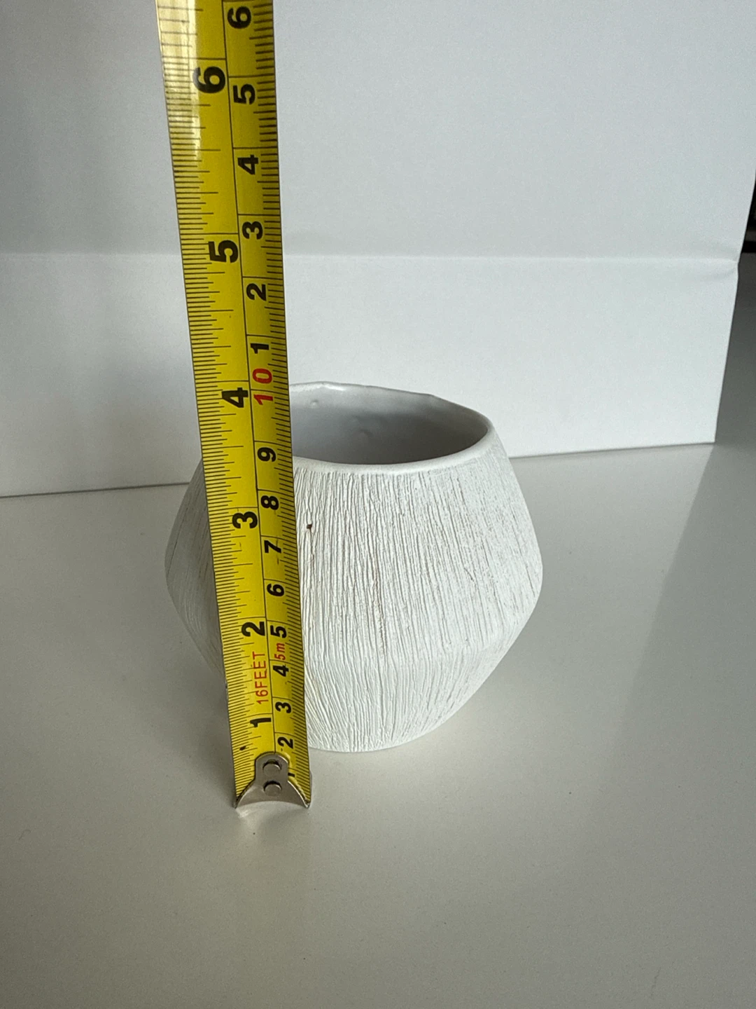 White Ceramic Pot Planter - photo 2