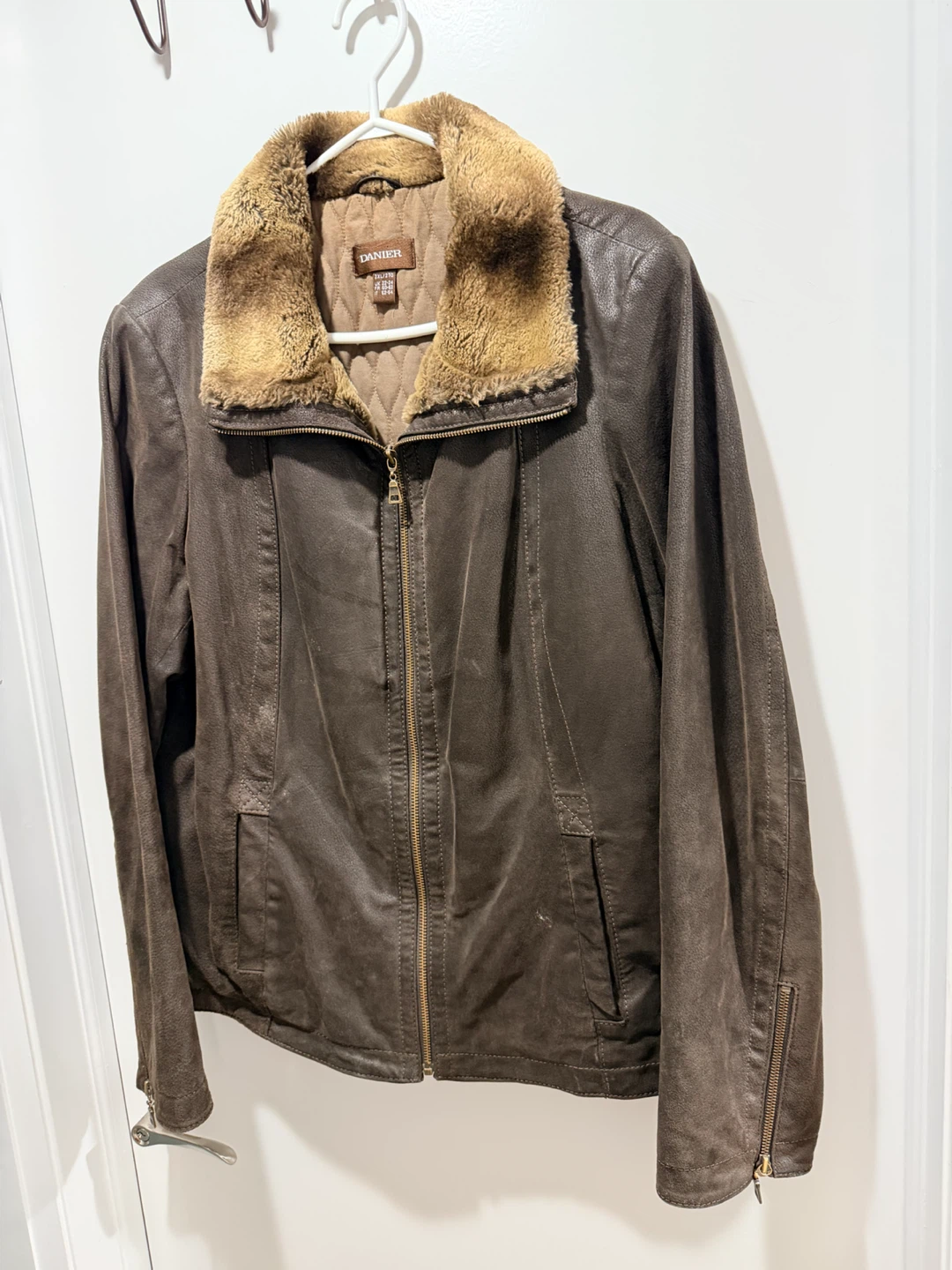 DANIER Brown Leather Jacket with Fur Collar - photo 3