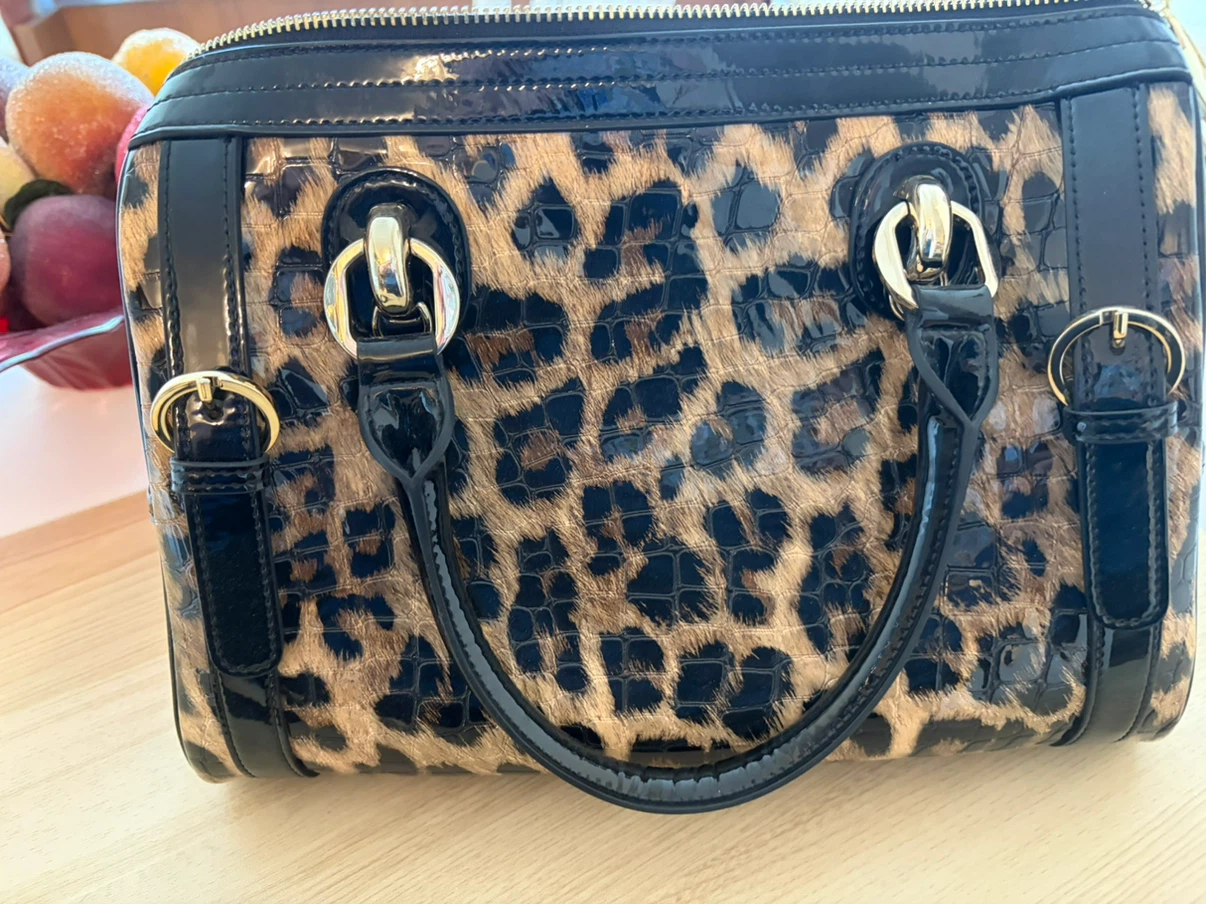 100%real leather, bought off TSC CANADALeopard Print Handbag - photo 2