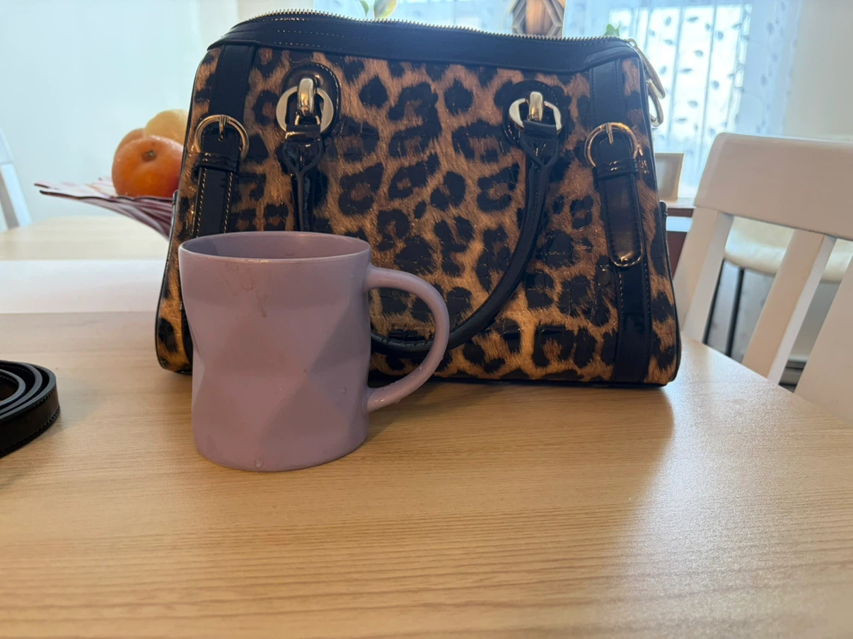 100%real leather, bought off TSC CANADALeopard Print Handbag - photo 3