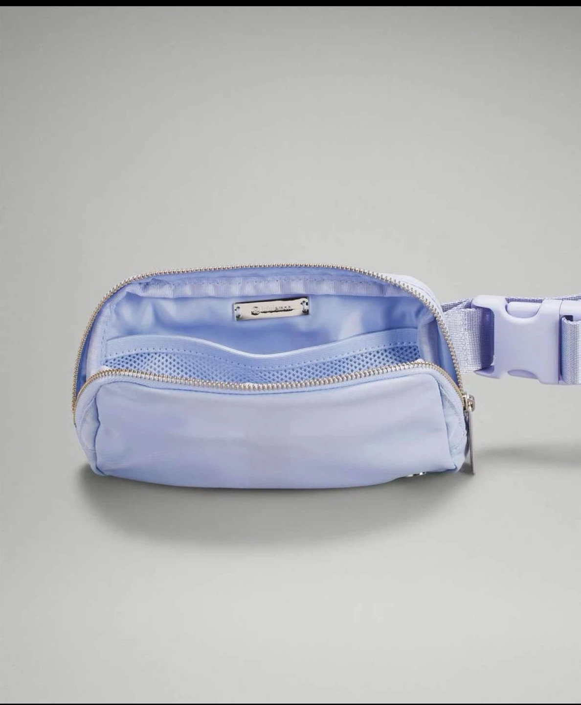 Lululemon Everywhere Belt Bag - Light blue.