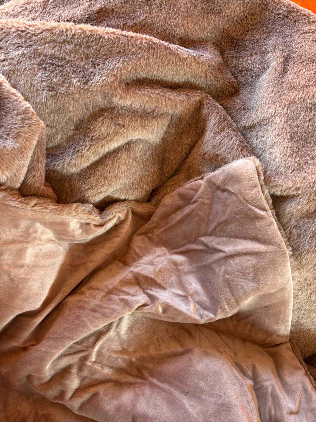 NWOT Mon Chateau Luxury Collection Faux Fur Blanket 98x92in