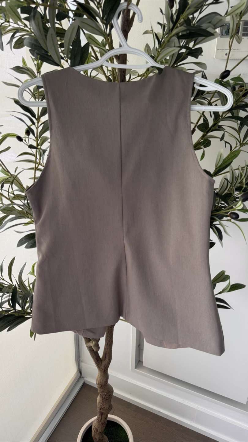 AmyEnjoyLife Taupe Sleeveless Vest XS - photo 2
