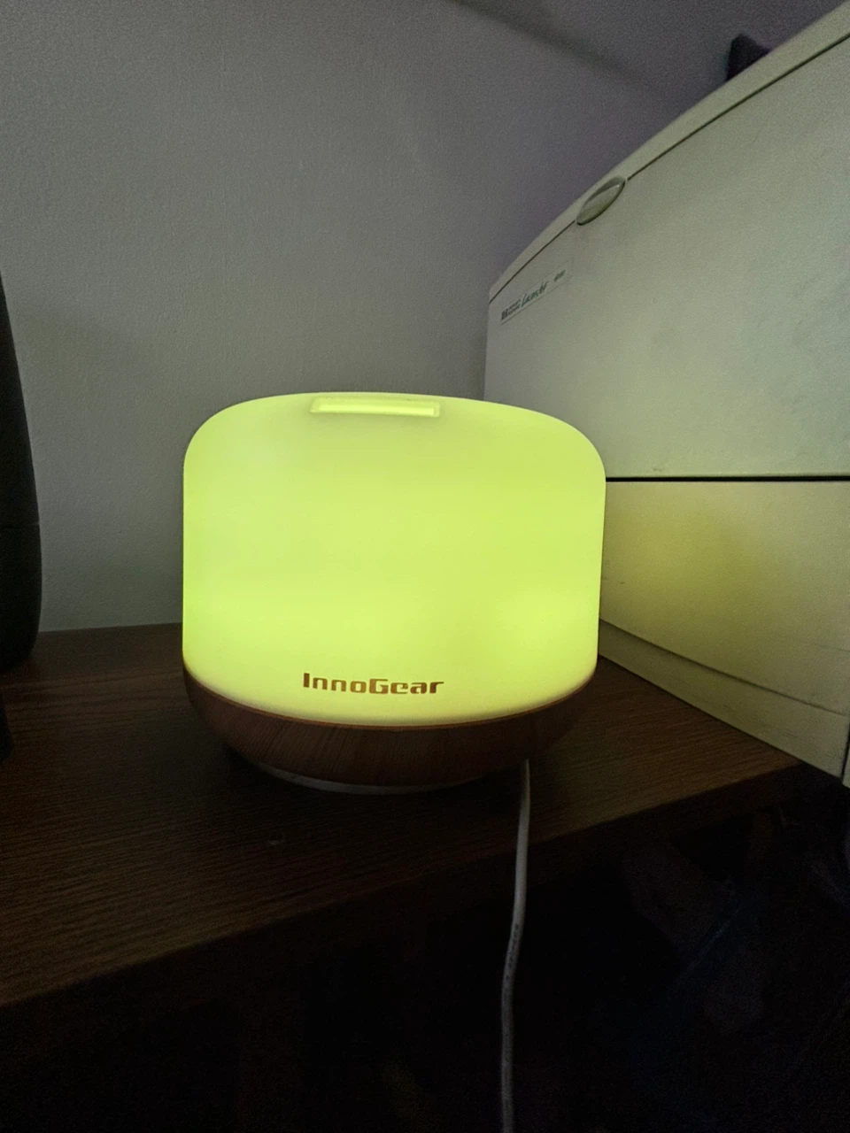 Innogear essential oil diffuser with multicolored LED display - photo 3