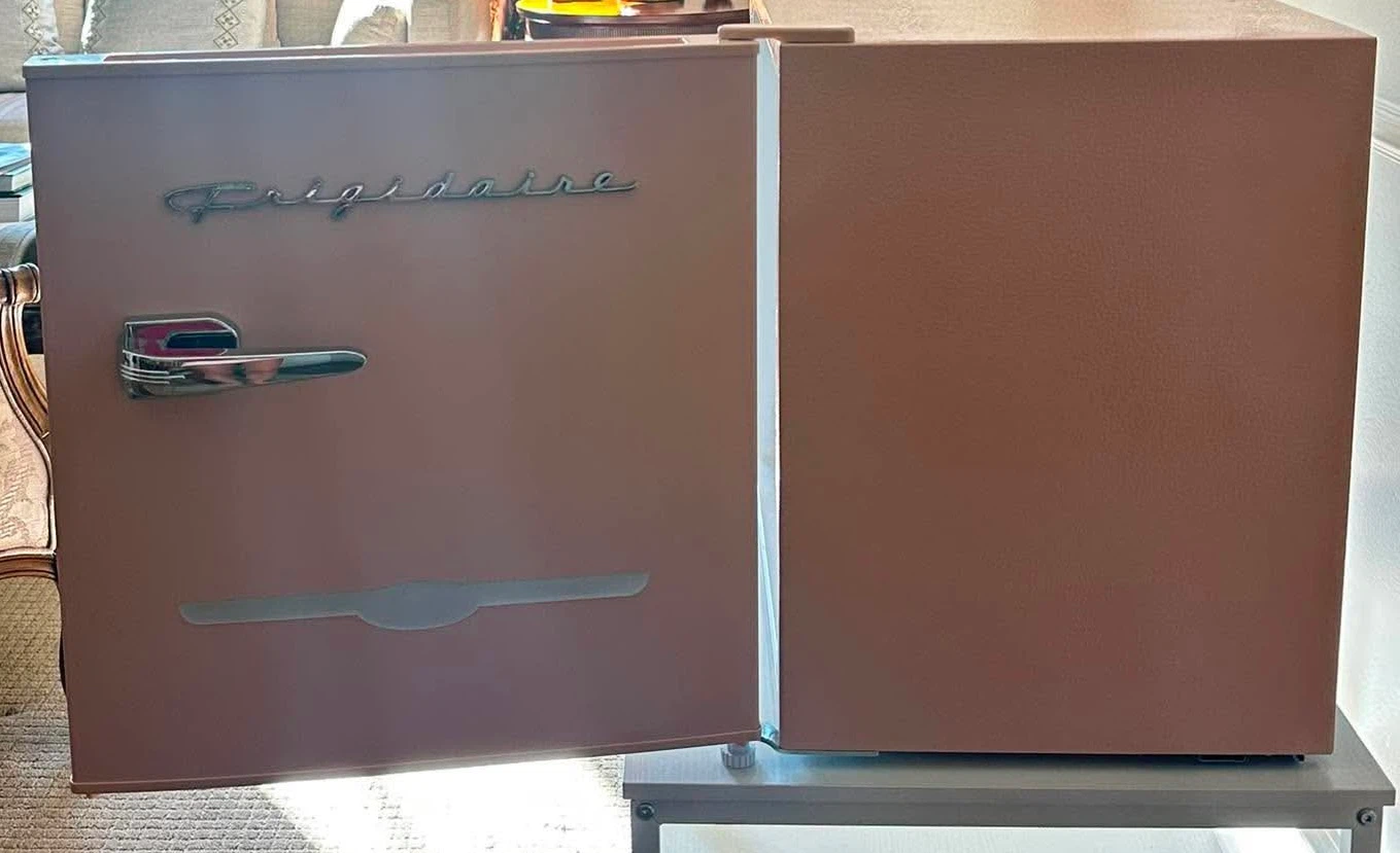 Frigidaire 1.6 cu ft - Vintage style - photo 4
