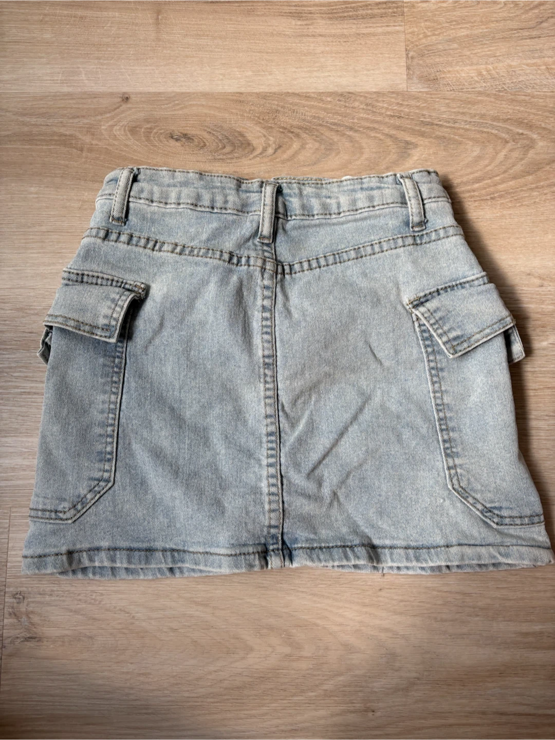 Brand New KIDS L Light Wash Denim Cargo Mini Skirt - photo 2