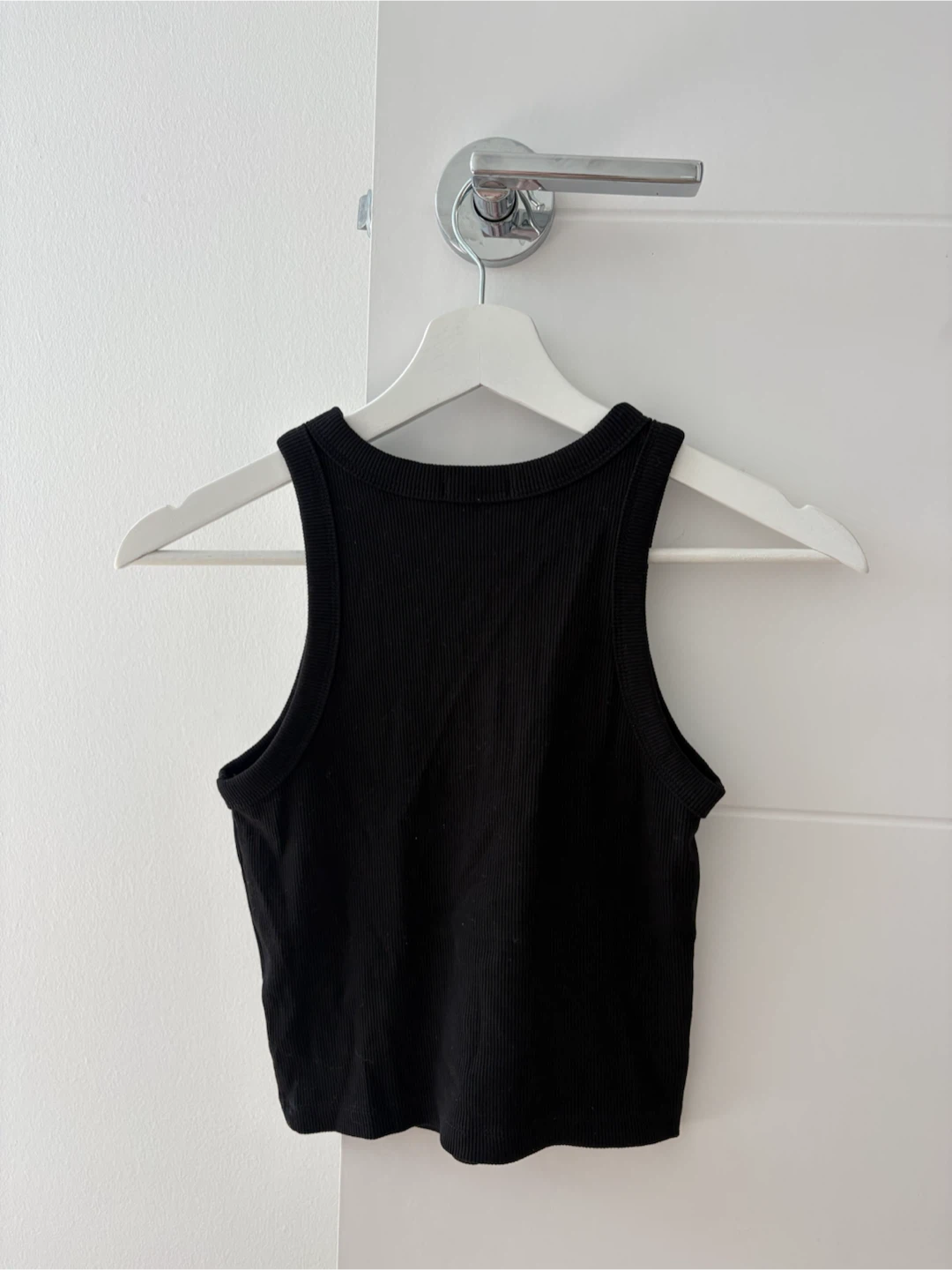 XS uniqlo brand new Black ribbed tank top - photo 2