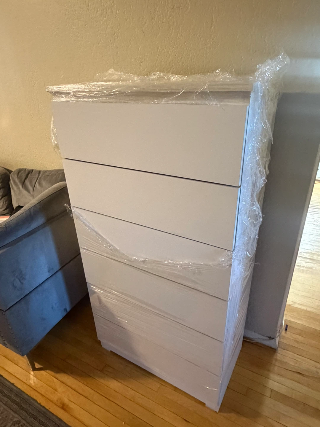 White 6 Drawer Dresser - photo 3