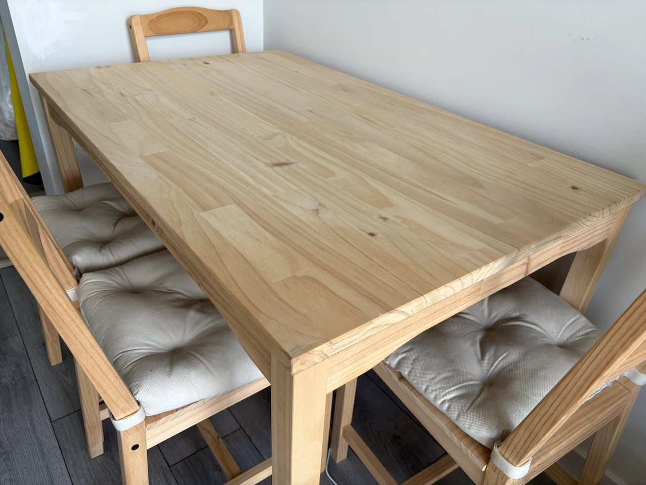 IKEA Dining Table + 4 Chairs with Cushions – Like New - photo 2