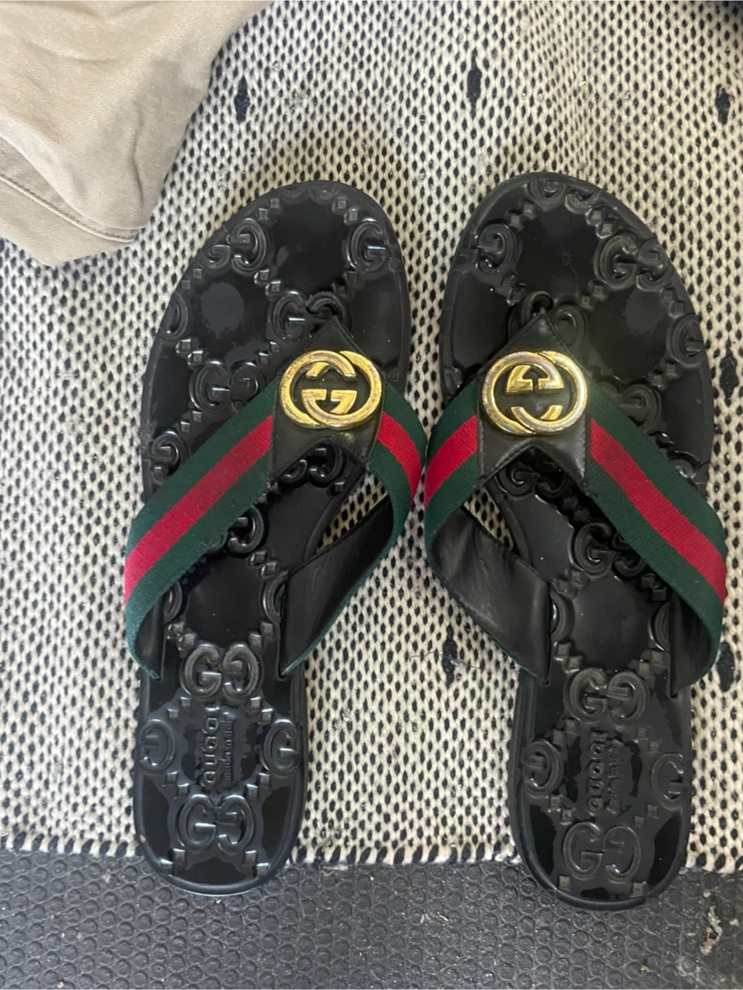 Gucci Black Thong Sandals men Size 9