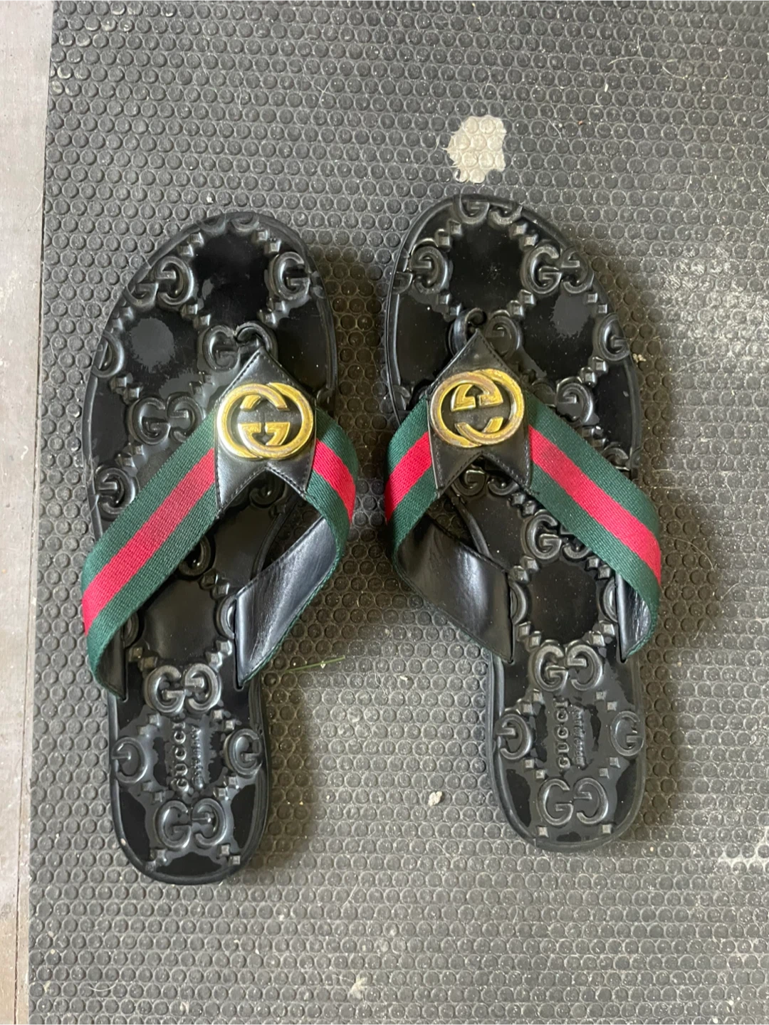 Gucci Black Thong Sandals men Size 9 - photo 2