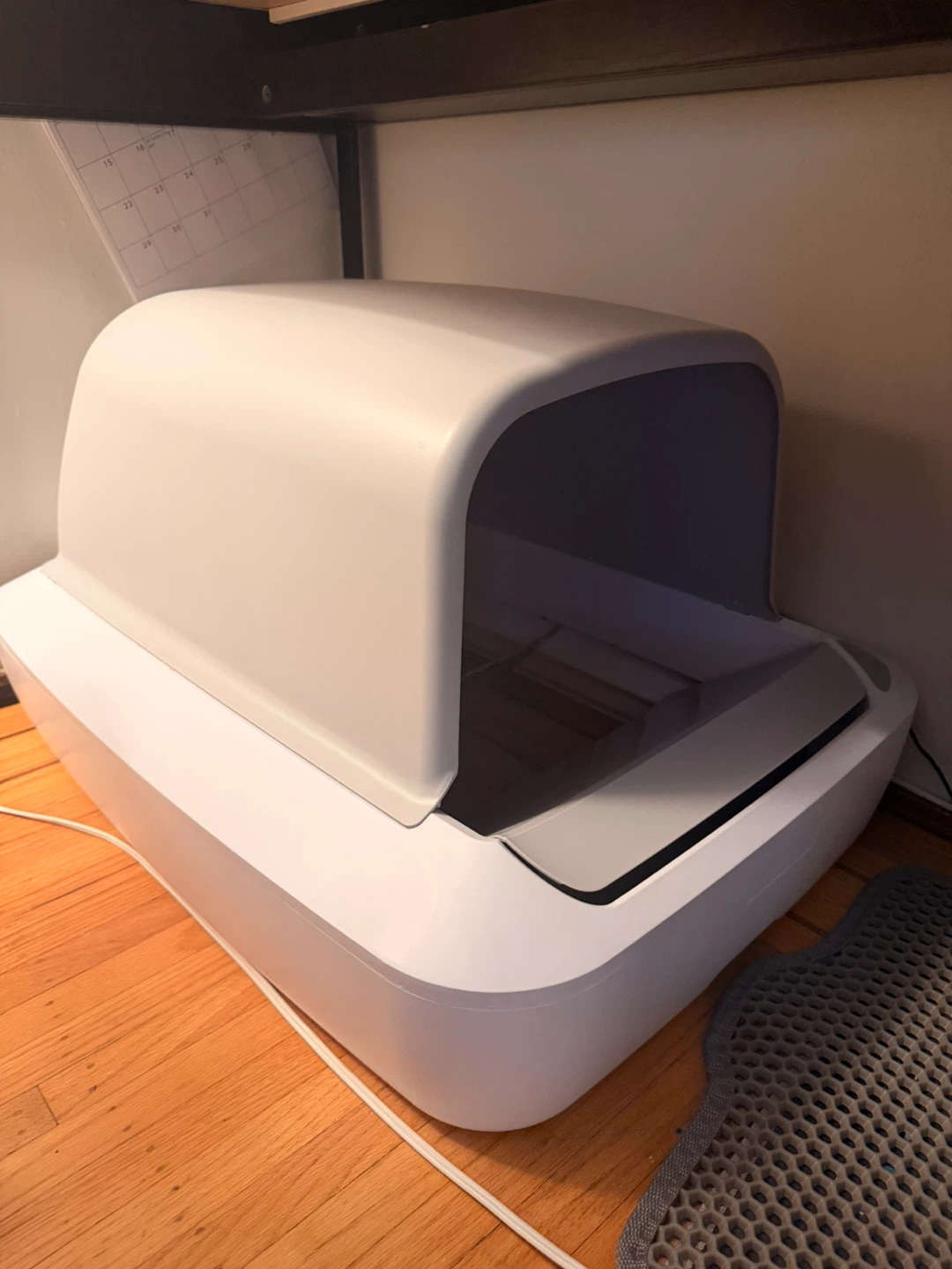 Like new! PetSafe ScoopFree Pro Hooded Self-Cleaning Litter Box - photo 2