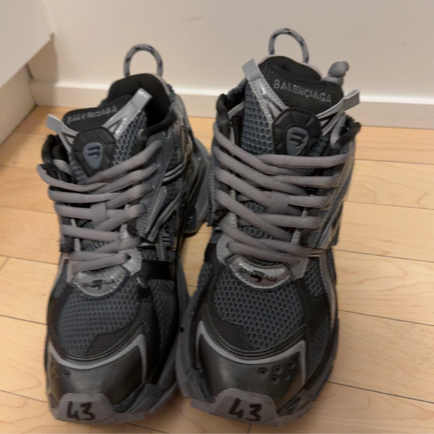 Balenciaga Runner Grey Size 43