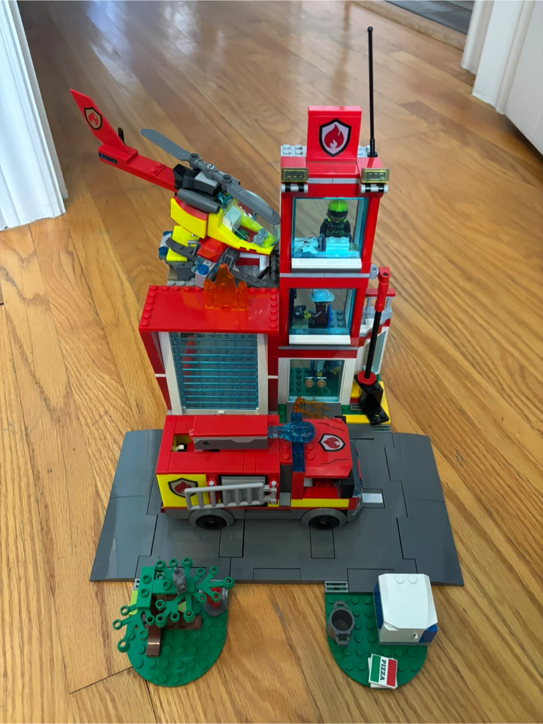 LEGO City Fire Station Building Set - photo 2