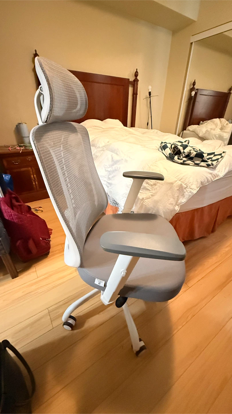 Ergonomic White Office Chair - photo 4
