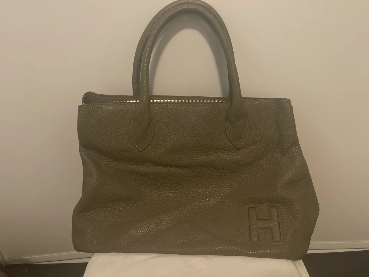 Hirofu-style leather handbag