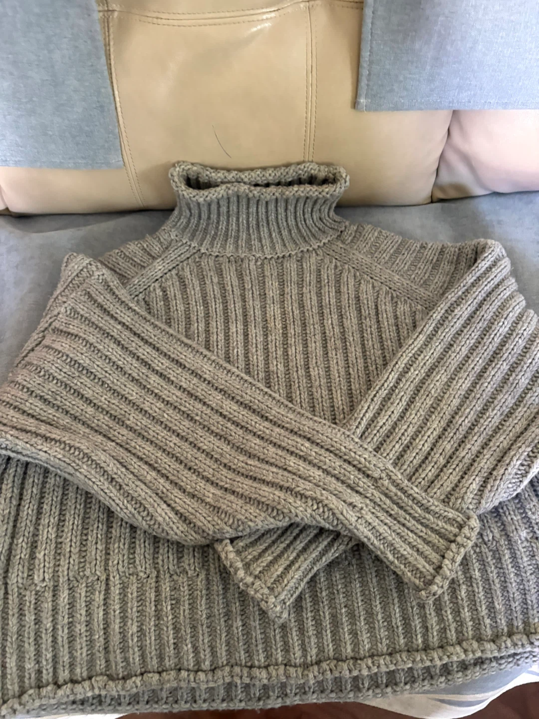 Fashionable Pullovers - photo 2