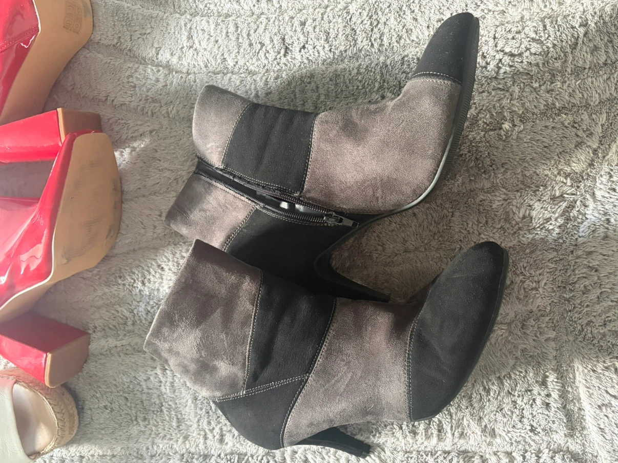 Women’s Shoes – Sizes 10 & 11 - photo 2