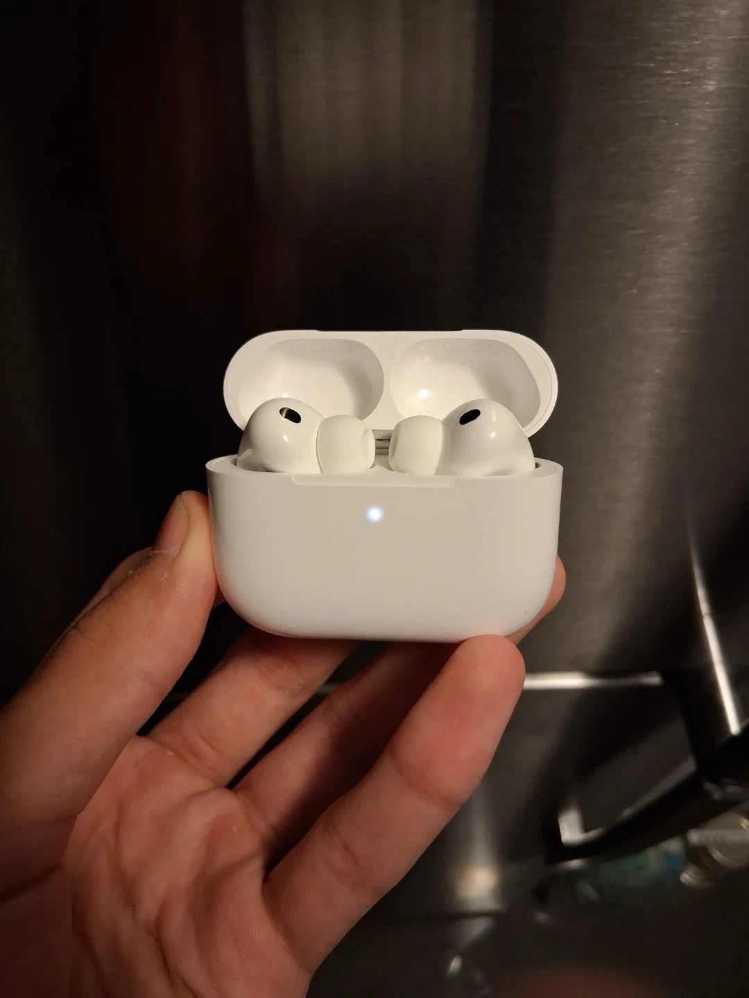 Apple AirPods Pro (2nd Generation) - photo 2