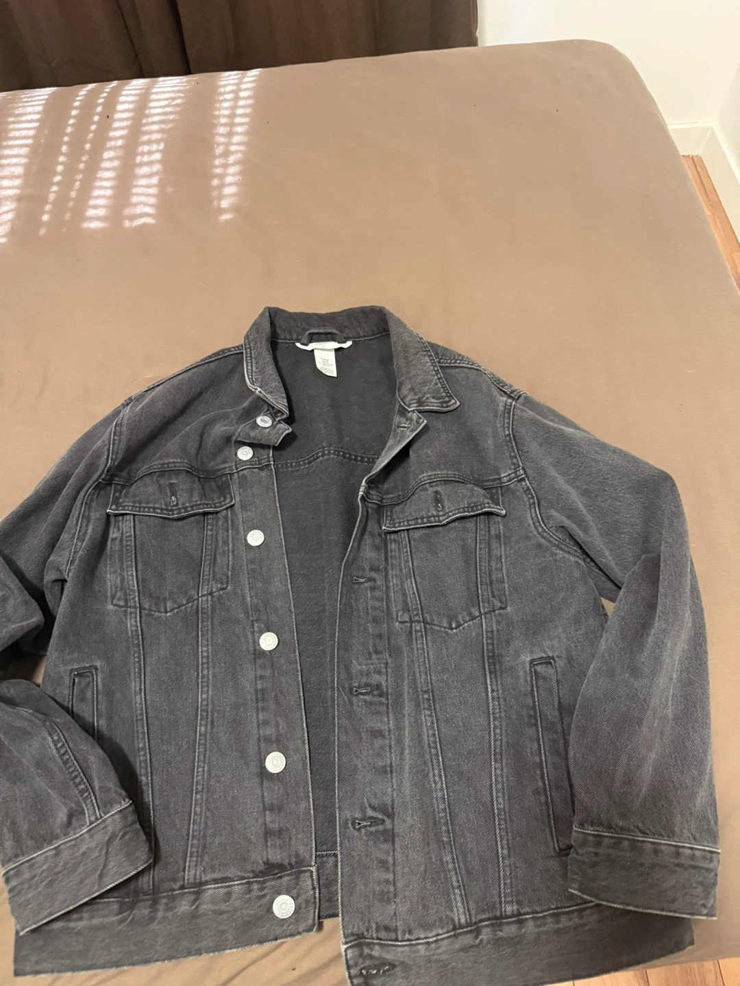 H&M Black Denim Jacket Size M - photo 2